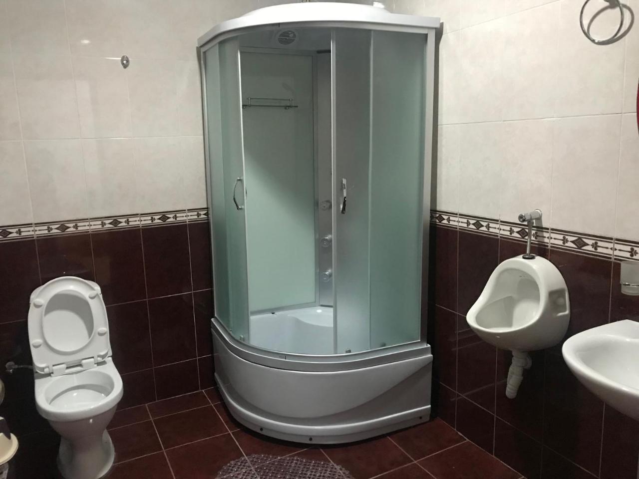 Hotel Caucasus Тбилиси Екстериор снимка