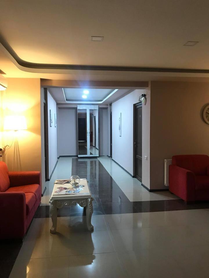 Hotel Caucasus Тбилиси Екстериор снимка